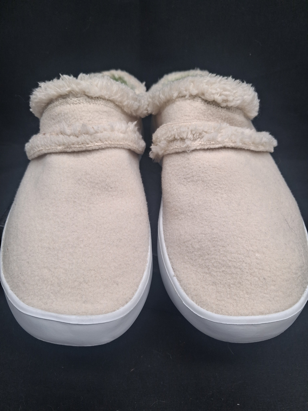 OOFOS Women's Slip-On Clog in Cream with Green Insole - Picture 4 of 9